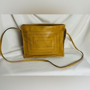Vintage 70s Paul Harris Tan Leather purse - made in Hong Kong